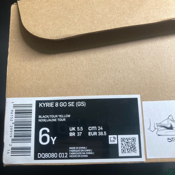 Nike Kyrie 8 GO SE (GS) YOUTH 6, Basketball, Red, Yellow , Blue Shoes, Irving - Picture 7 of 8